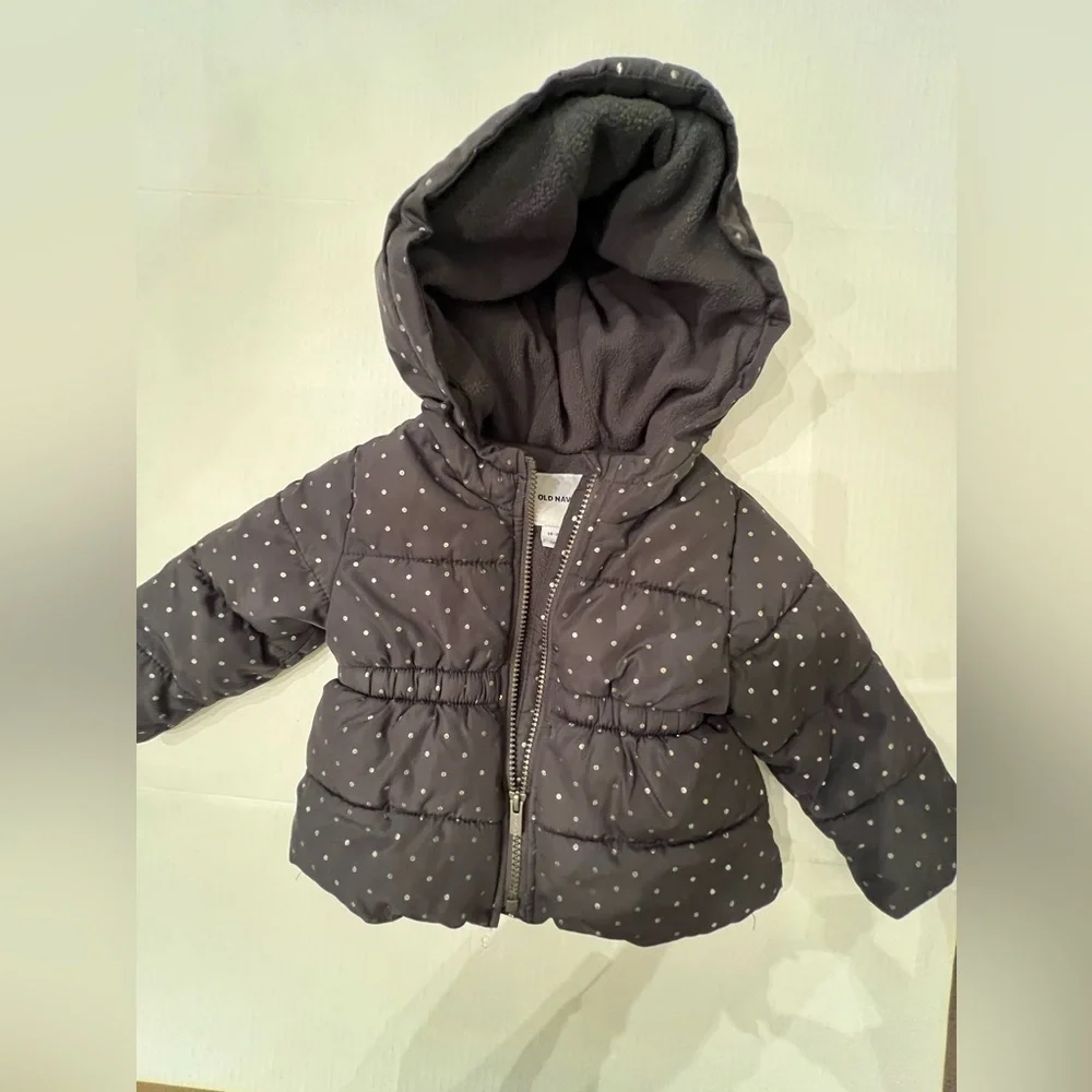 OLD NAVY BABY’s UNISEX PUFFER JACKET  W/HOOD.  GRAY W/ SILVER DOTS. 18-24 MONTHS